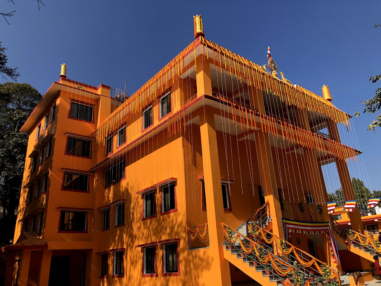 Thangkar Dechen Choling Monastic Institute